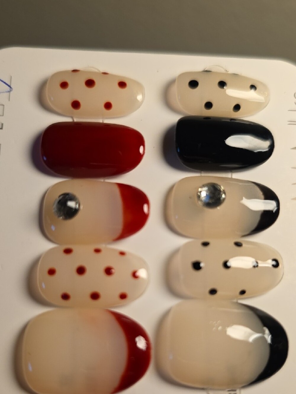 Press-On Nail Set in Red, Black, and Cream - Size Large - Picture 2 of 5